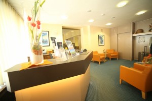 Berliner_Hof_Rezeption_Seite                    